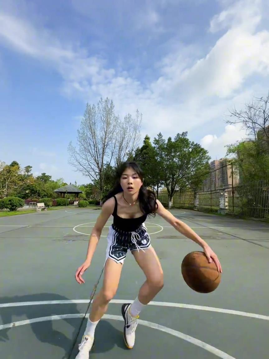 看著有點(diǎn)實(shí)力，敢背打我不？